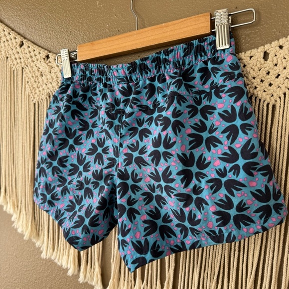 Patagonia Baggies Shorts Kids Girls Sz medium Blue floral H - Picture 5 of 10